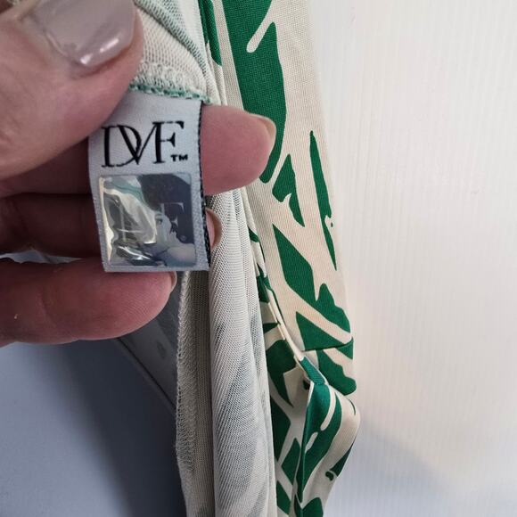 Diane von Furstenberg Julian Wrap Dress Twigs Green White 100% Silk Jersey 12 - Picture 7 of 12